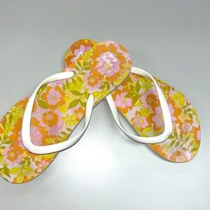 Billabong flip flops size 7 white & floral cushy comfort